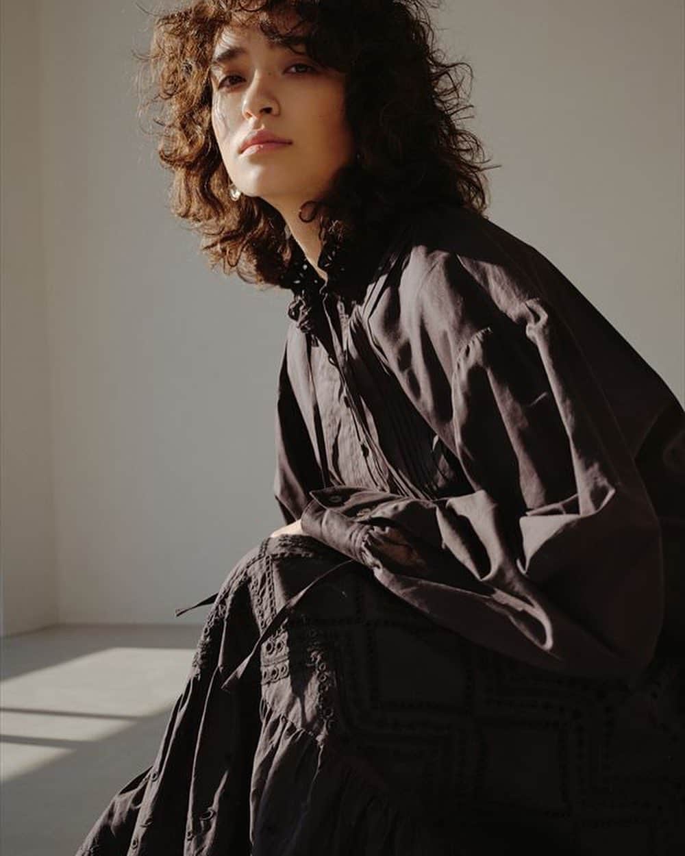 Arpege storyさんのインスタグラム写真 - (Arpege storyInstagram)「1/22(金)春カタログ公開！﻿ @cadune_official ﻿ ﻿ ﻿ "2021 SPRING COLLECTION"﻿ カデュネがお届けする春アイテム﻿ ﻿ ﻿ 商品タグから詳しくcheck✨﻿ ﻿ -----------------------------------------------﻿ ﻿ ▶︎▶︎▶︎information﻿ ﻿ ①ショップでは、全国送料無料で﻿ 代引き配送を受け付けております。﻿ 詳しくはショップまでお問い合わせください♩﻿ ﻿ お電話でのお問い合わせ先は﻿ @arpege_story のハイライトをご確認ください。﻿ ＊名古屋高島屋を除く﻿ ﻿ ﻿ ②📩メルマガ登録でお得な情報をGET‼︎﻿ 不定期でお得なキャンペーン実施します✨﻿ ﻿ ﻿ ③公式オンラインサイトArpege storyで﻿ 店舗在庫状況がご確認いただけるようになりました！﻿ サイトでsold outのアイテムでもお店でGETできるかも💭﻿ ﻿ ﻿ ﻿ -----------------------------------------------﻿ ﻿ #cadune #カデュネ﻿ #2021springcollection」1月22日 13時36分 - arpege_story