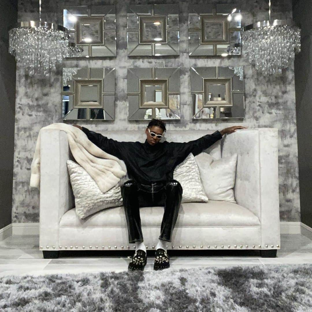 のインスタグラム：「GOLDIE.... King Swag」