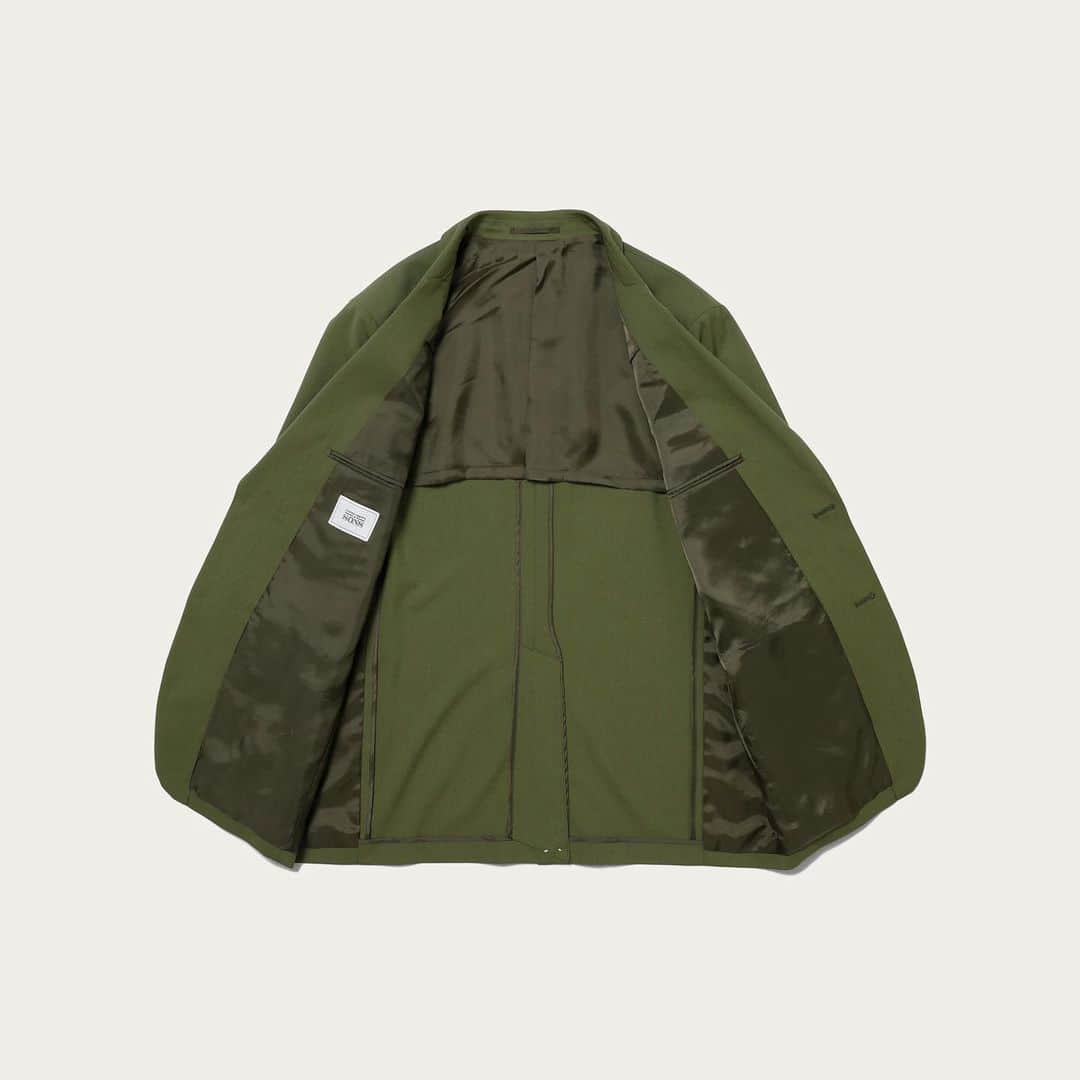 UNITED ARROWS & SONSさんのインスタグラム写真 - (UNITED ARROWS & SONSInstagram)「【 New Arrival 】﻿ ＜UNITED ARROWS & SONS ＞﻿ COLOR JACKET & COLOR TROUSERS﻿ now in store & online.﻿ ﻿ モダンなボックスシルエットのジャケットとスッキリとしたシルエットのトラウザーズは、シワになりずらい梳毛引きをしたポリエステルレーヨン素材を採用しています。﻿ ﻿ The modern box silhouette jacket and trousers with a clean silhouette are made of worst-wrinkled polyester rayon material.﻿ ﻿ #UnitedArrowsAndSons」1月22日 13時57分 - unitedarrowsandsons