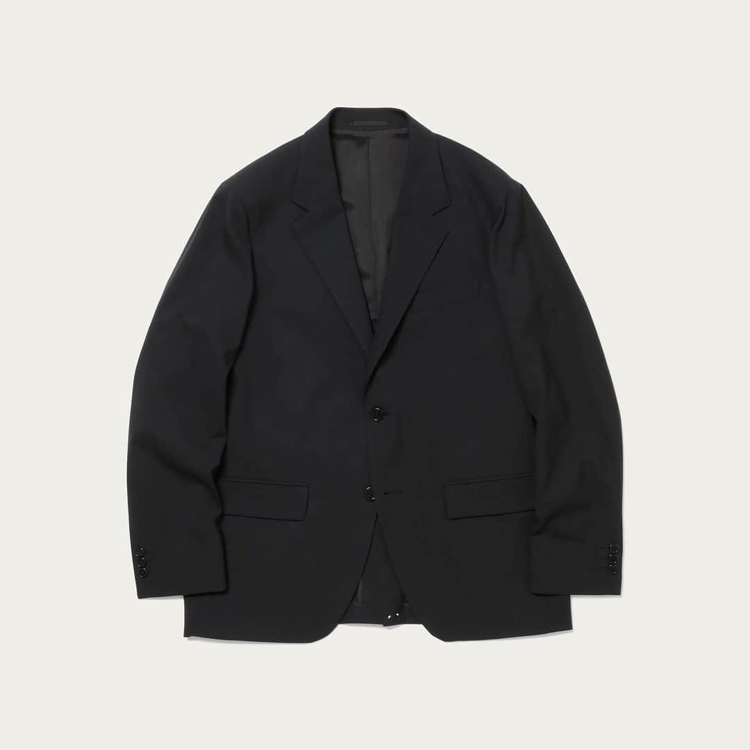 UNITED ARROWS & SONSさんのインスタグラム写真 - (UNITED ARROWS & SONSInstagram)「【 New Arrival 】﻿ ＜UNITED ARROWS & SONS ＞﻿ COLOR JACKET & COLOR TROUSERS﻿ now in store & online.﻿ ﻿ モダンなボックスシルエットのジャケットとスッキリとしたシルエットのトラウザーズは、シワになりずらい梳毛引きをしたポリエステルレーヨン素材を採用しています。﻿ ﻿ The modern box silhouette jacket and trousers with a clean silhouette are made of worst-wrinkled polyester rayon material.﻿ ﻿ #UnitedArrowsAndSons」1月22日 13時57分 - unitedarrowsandsons