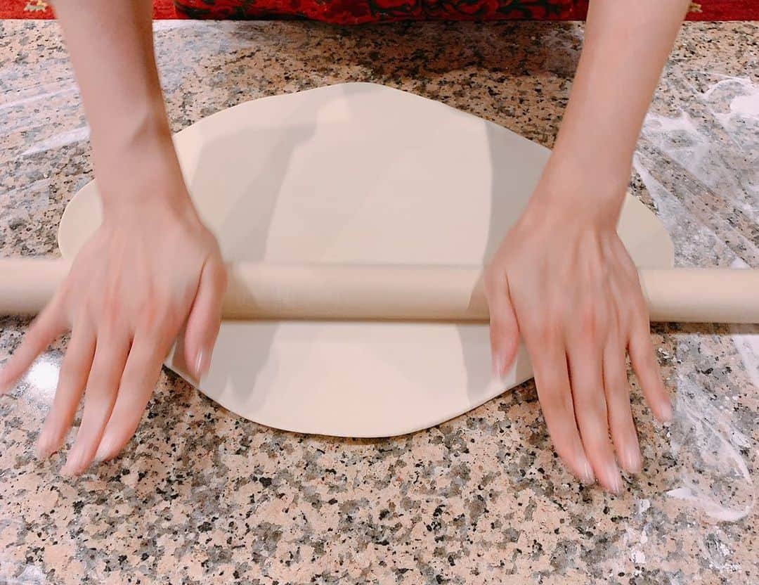 佐藤千晶さんのインスタグラム写真 - (佐藤千晶Instagram)「お家で手打ちうどん。 トッピングには 香川おなじみの金時豆の天ぷらを。  また現地でうどん巡りしたいな…と 香川の旅を思い出しながら 食べました😊  茹でたて揚げたては やっぱり美味しい🤤  #お家で手打ちうどん #お家で旅気分 #香川県 #香川 #手打ちうどん #うどん #香川 #金時豆の天ぷら #海老の天ぷら #天ぷら」1月22日 14時03分 - satochiaki125