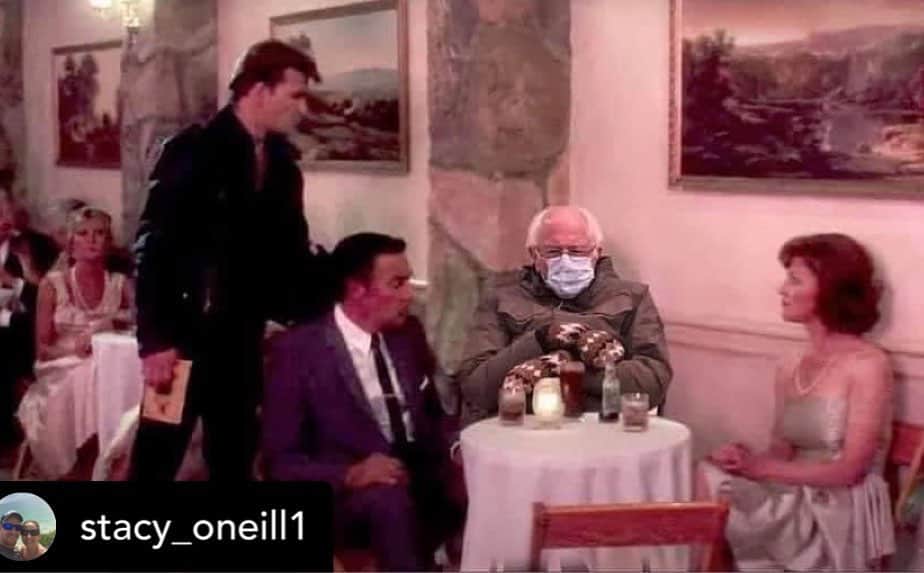 ジェニファー・グレイのインスタグラム：「#nobodyputsbernieinthecorner #berniesmittens」