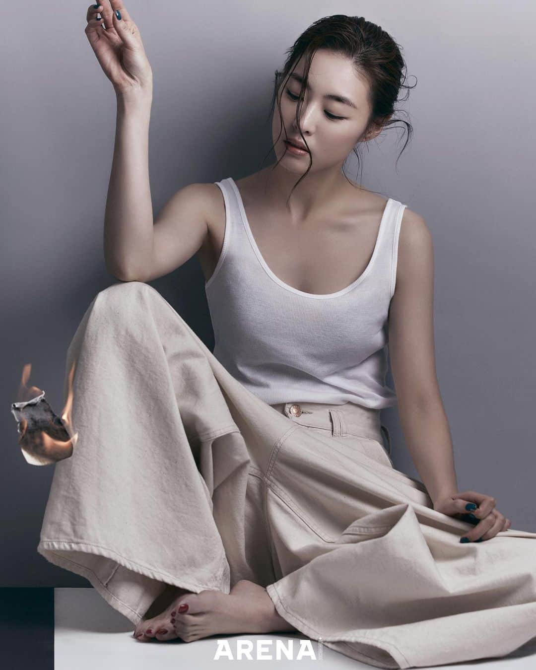 イ・ヨニのインスタグラム：「2월호 #ARENA#이연희」