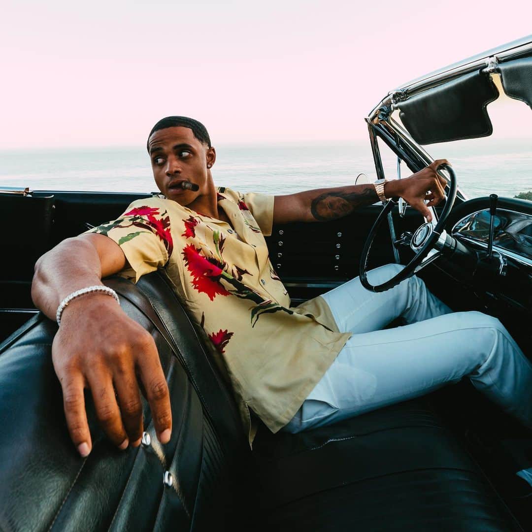 コーデル・ブローダスのインスタグラム：「Pull up in that mmmhhhmmm 😤💼」