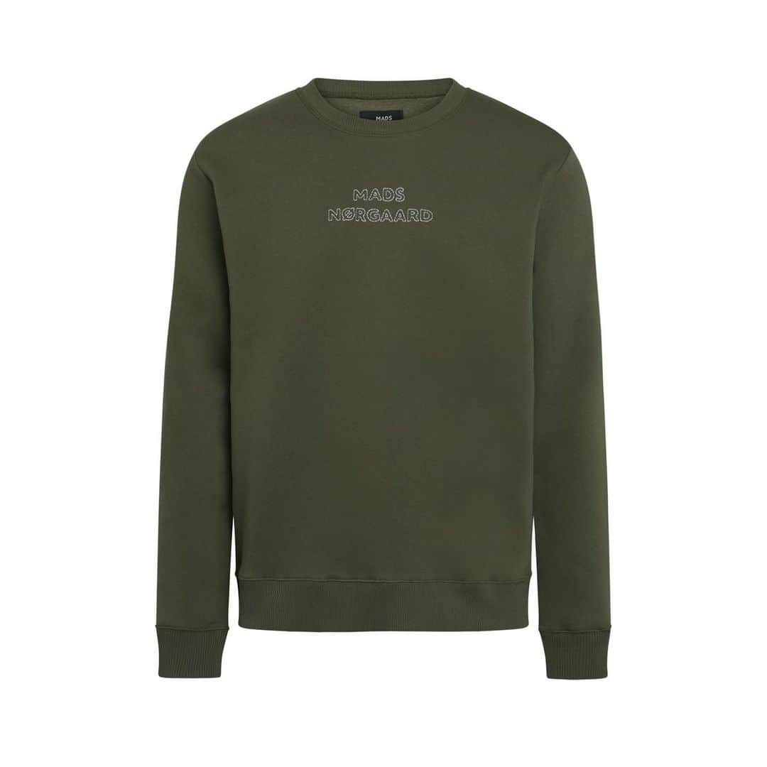 マッツノーガードのインスタグラム：「Introducing NEW STANDARD CREW EMBROIDERY SWEATSHIRT with embroidered logo 〰️」