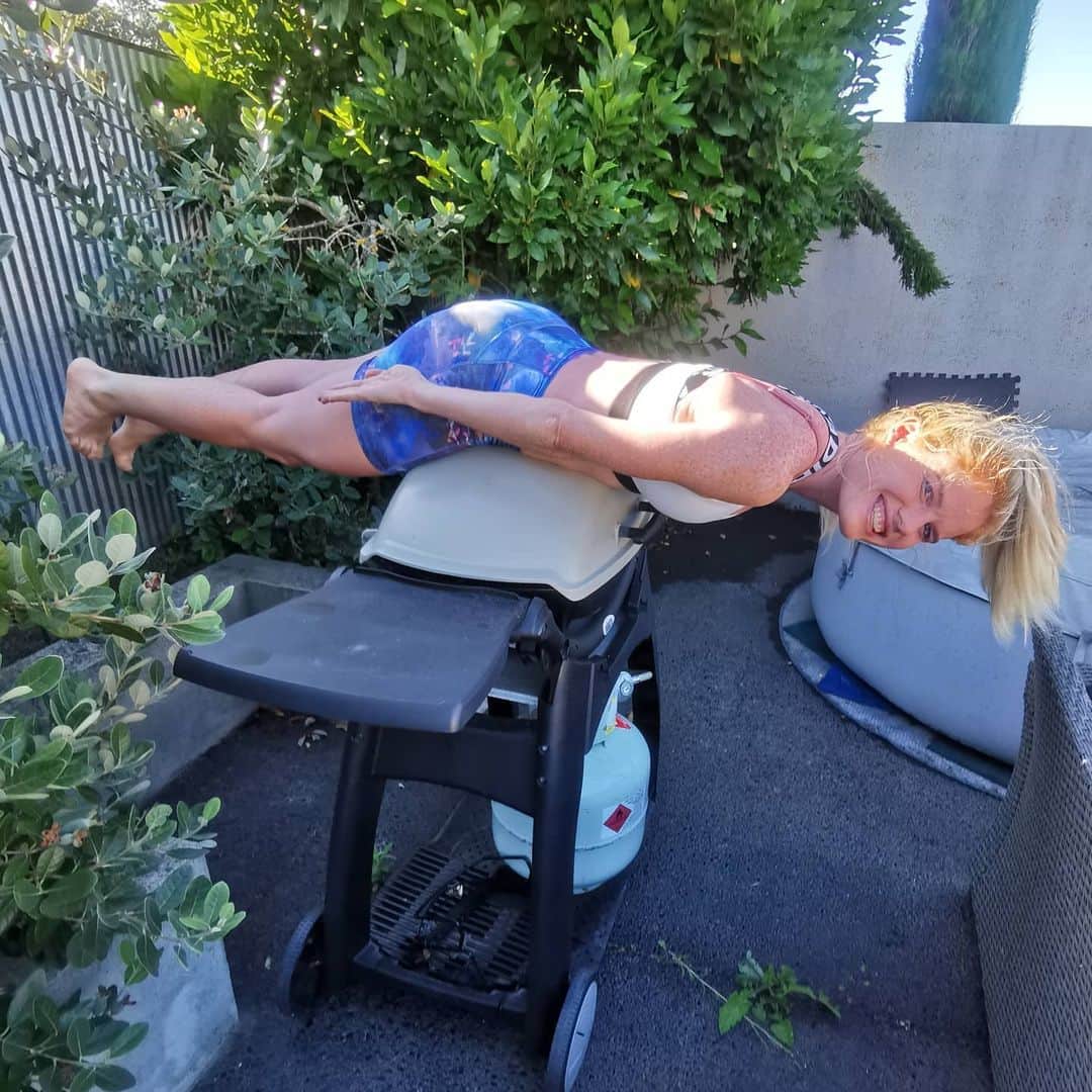 アンジェラ・ペティさんのインスタグラム写真 - (アンジェラ・ペティInstagram)「2021 plank challenge New Zealand style @justinbieber #2021plank」1月22日 15時07分 - angie_run800m