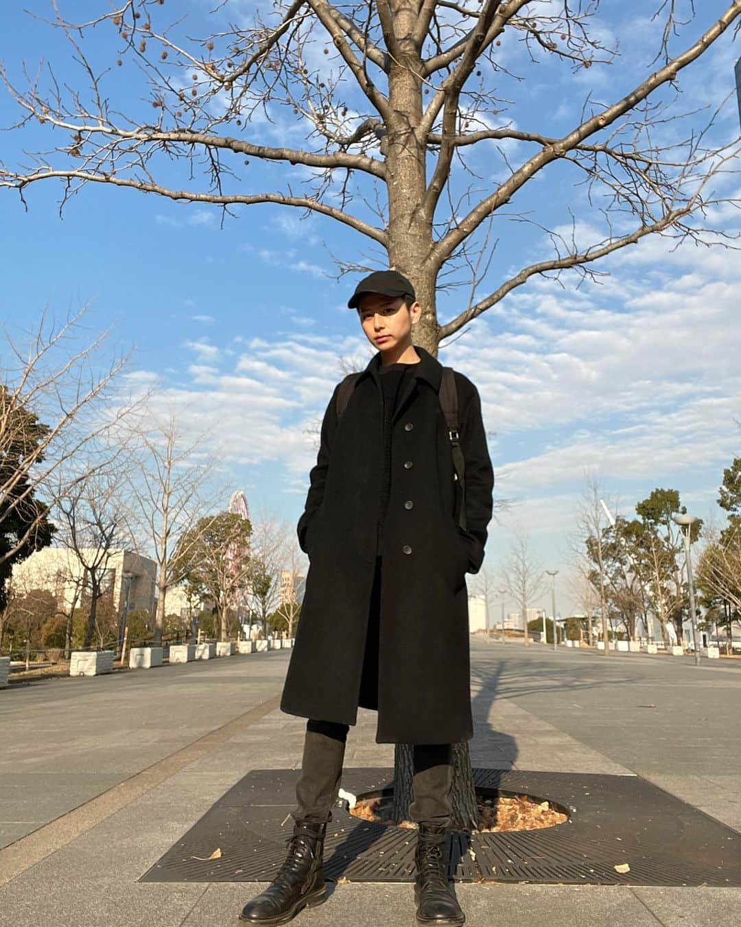 瀬戸口弘樹さんのインスタグラム写真 - (瀬戸口弘樹Instagram)「today fashion✨  コート　KURO denim @alyxstudio  boots @anndemeulemeester_official   #fashion #outfit #ootd #ファッション　#コーデ　#tokyo #japan #sky #青空　#空　#model #モデル　#美容男子　#瀬戸口弘樹　#バチェロレッテ　#スキンフルエンサー　#skincare #skinfluencer #bachelorette #bachelorettejapan」1月22日 15時15分 - hirokisetoguchi