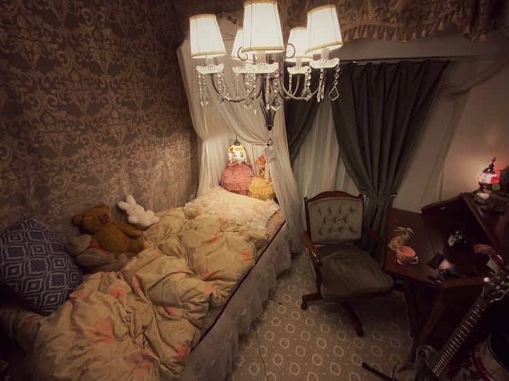 millnaさんのインスタグラム写真 - (millnaInstagram)「自室 my bed room  🛏  #interior #room #bedroomdecor #roomdecor #myroom #girlsroom #roomdecoration #roomdesign #roomclip #vintageroom #vintage #antique #retro #williammorris  #インテリア #プロップスタイリスト #ヴィンテージインテリア #ヴィンテージ #アンティーク #レトロ #ウィリアムモリス」1月22日 15時30分 - mi_te_yo