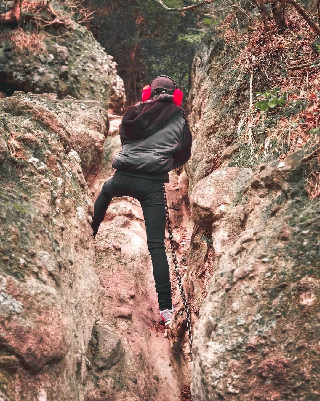 吉松育美さんのインスタグラム写真 - (吉松育美Instagram)「Perfect for hip up exercises 👆😁 Love hiking 🏃‍♀️🏃‍♀️🏃‍♀️ .  ハイキングってヒップアップ効果ハンパないのよねぇ〜💦🙏🥰 . 大殿筋💓👌 . 気持ちもお尻もあげてこ💜←なんか小林アナ @genkobiribiri みたいな投稿になっちゃった😂 . . . . #workout #hiking #hipup #excersise #nature #winter #japanesemountain #登山 #ハイキング #山登り #山ガール #お尻トレーニング #ヒップアップ #トレーニング #森林セラピー #癌予防 #生活習慣病予防 #運動 #ダイエット #ストレス発散法」1月22日 15時49分 - ikumiyoshimatsu