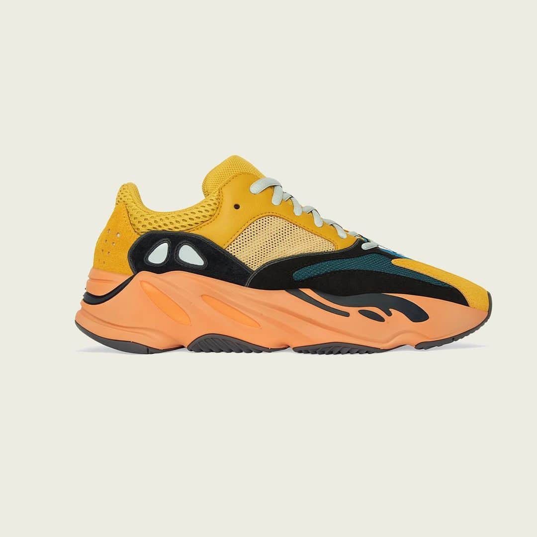 adidas Originalsのインスタグラム：「YEEZY BOOST 700 SUN. AVAILABLE JANUARY 23 AT ADIDAS.COM/YEEZY, ON CONFIRMED IN THE UNITED STATES AND ON THE ADIDAS APP IN SELECT COUNTRIES.」