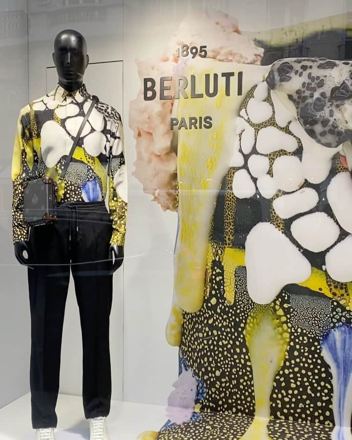 クリスヴァンアッシュのインスタグラム：「THE @BERLUTI X BRIAN ROCHEFORT SUMMER ‘21 PIECES NOW IN STORE  @energygloop #brianrochefort #berluti #krisvanassche」
