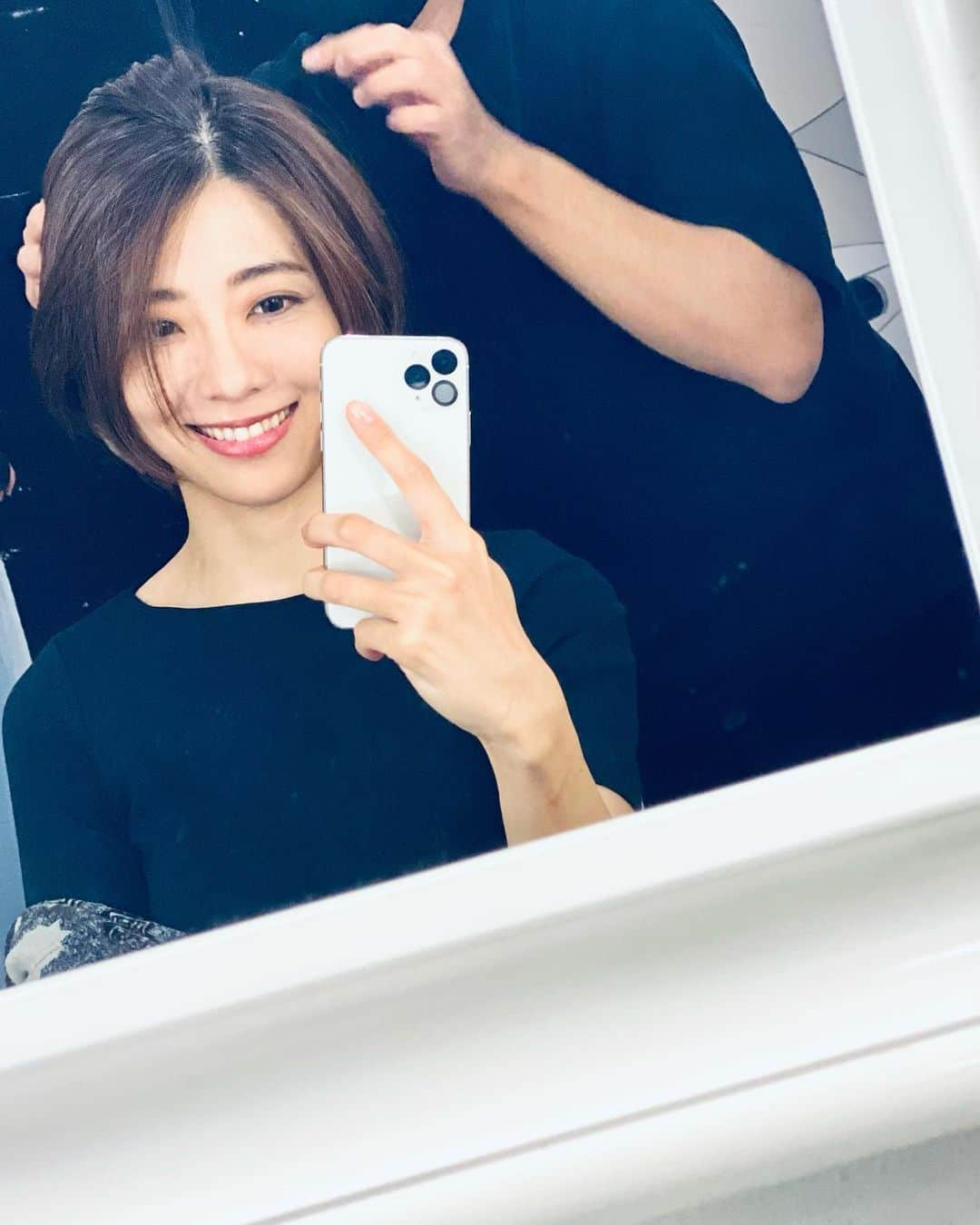 中村祐美子のインスタグラム：「🎬﻿ ﻿ 2021年1月22日、本日から映画「さんかく窓の外側は夜」公開です💡﻿ ﻿ テレビで番宣見るたびに、私もドキドキしてる💓﻿ ﻿ 監督は、森ガキ雄大（ @gaki0630 ）さん。﻿ そして、岡田将生さん＆志尊淳さんのダブル主演。﻿ ﻿ 看護師に扮する私を、探してねー！👀﻿ ﻿ #さんかく窓の外側は夜﻿ #映画﻿ #岡田将生 さん﻿ #志尊淳 さん﻿ #平手友梨奈 さん」