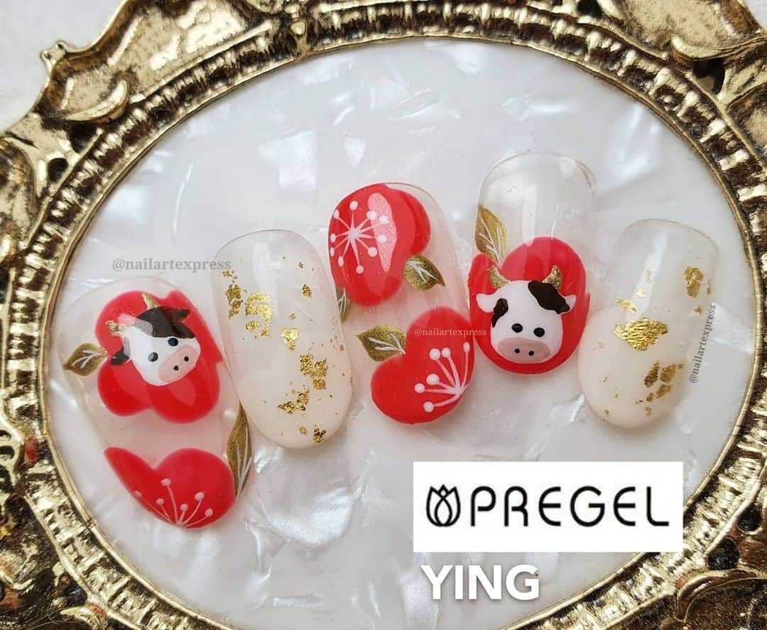 Yingのインスタグラム：「2021 version of my 2020 design 🙈🤣 Oldies are goldies  I used PREGEL Marigold and Milk, PREGEL Art Liner gels in Bitter Choco, Black, Beige (discontinued but can be mixed from other Art Liner colours), and Liquid Metal Gold  Items can be purchased at @nailwonderlandsg 🤗 . Swipe left for design inspo!  . 🛒 www.nailwonderland.com⁣⁣ 📍20A Penhas Road, Singapore 208184⁣⁣ (5 minutes walk from Lavender MRT)⁣⁣ .  I am currently only able to take bookings from my existing pool of customers. If I have slots available for new customers, I will post them on my IG stories. Thank you to everyone who likes my work 🙏 if you need your nails done, please consider booking other artists at @thenailartelier instead ❤  #ネイルデザイン  #ネイルアート #ネイル #ジェルネイル #nailart #네일아트 #pregel #プリジェル #nails #gelnails #sgnails」