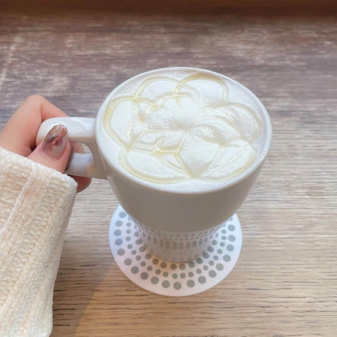 小林智絵さんのインスタグラム写真 - (小林智絵Instagram)「. . . . . 🍯🤍 . . . . . #cafepause #cafe #lunch #teatime #japan #tokyo #ikebukuro #honeymilk #日本 #東京 #池袋 #池袋カフェ #池袋ランチ #池袋グルメ #カフェ #カフェ巡り #ハニーミルク」1月22日 16時50分 - kobayashichie_1012