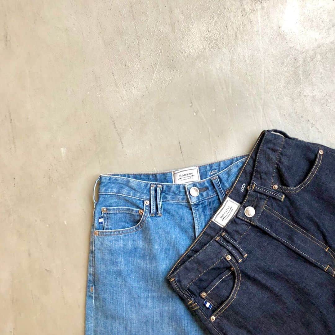Moname Official Instagramのインスタグラム：「. 腰下から広がる AラインのワイドシルエットのLucy(ルーシー) 気になるウエスト周りをちょうど良いフィット感で、 ウエストがすっきり見えます✨ . Lucy -wide- No.41102006 Color. RIN ¥16,000 +tax .  No.41102005 Color. LBL ¥17,000 +tax . #moname #モナーム#ワイド #denim #fashion #ootd #instafashion#love#good#おしゃれ #おしゃれ女子 #パンツ #カジュアルコーデ #シンプルコーデ #着回しコーデ #今日のコーデ#パンツスタイル#ブルー#着画 #ラフコーデ ワイドパンツ #冬コーデ #着回し #160cm  #おうちじかん#大人女子#らくちんコーデ#ワイド#ストレッチデニム#ワイドパンツコーデ#大人カジュアル」