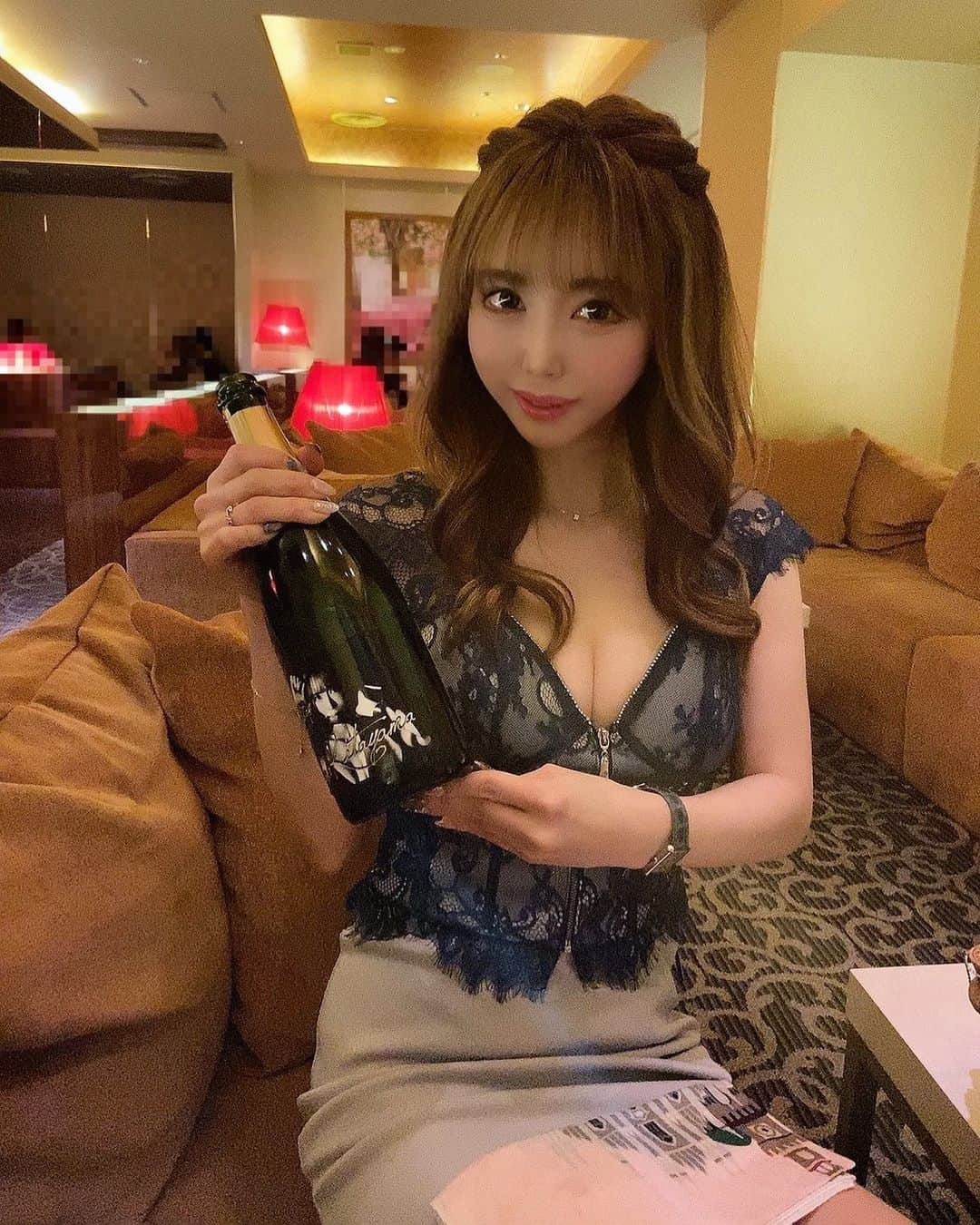 北山美奈さんのインスタグラム写真 - (北山美奈Instagram)「今月中までオリシャン出せます🍾 このあと3本んで二日酔いです🤣 ドレスは👗 @angelr_dress さんの。ツーピーなんだよ😘女の子ウケが良かったです🤍  #angelr#argirls#エンジェルアール#dress #すすきの#ススキノ#ニュークラブ #姉クラ#鈴鐘#ベルベ#キャバ嬢#ホステス#美脚 #美肌#キャバ嬢ドレス」1月22日 17時01分 - rin_minakitayama