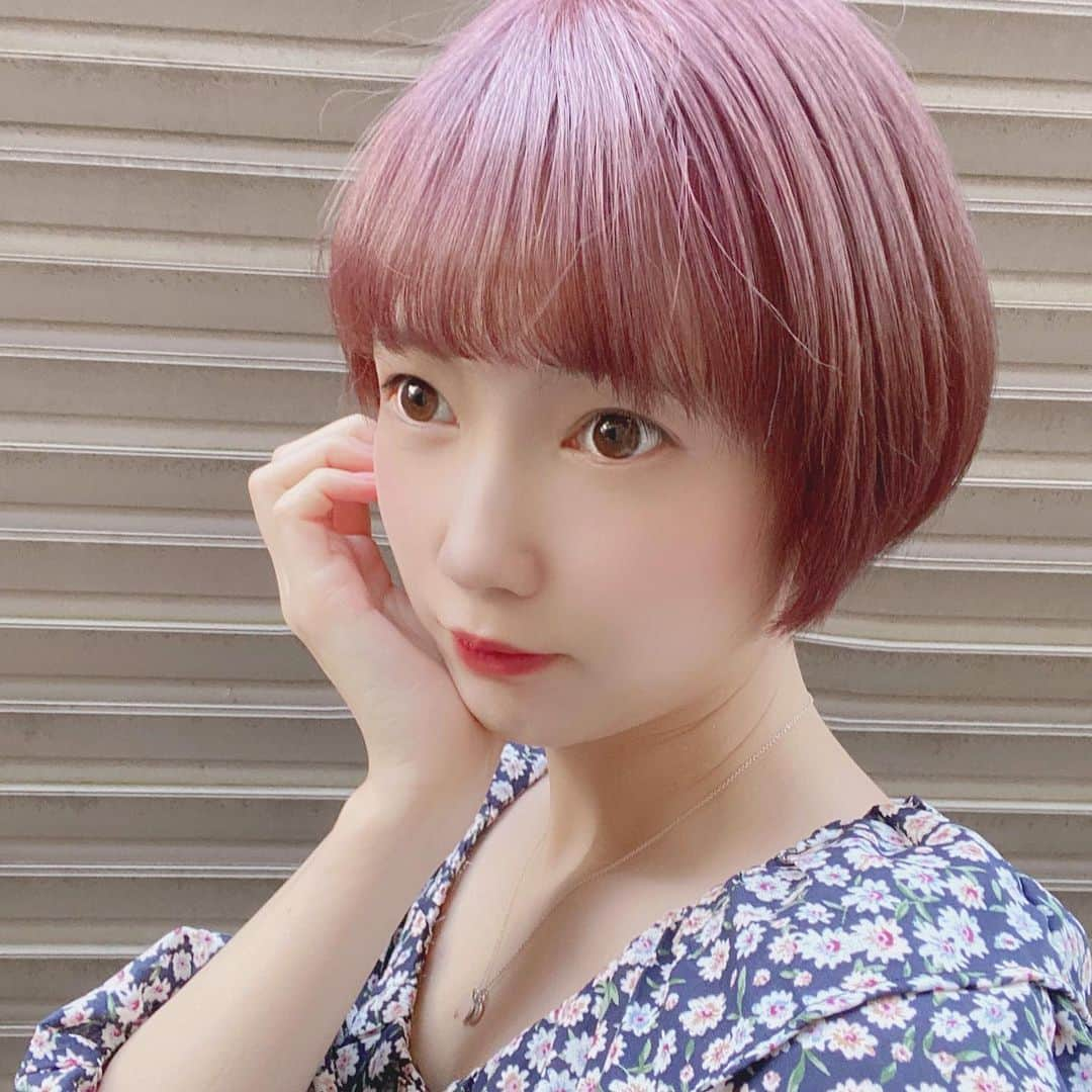 野田真実さんのインスタグラム写真 - (野田真実Instagram)「． ． ． new hair‪𓂃 𓈒𓏸 ． ． ピンクベージュにしました 色を濃いめに入れてるので 色落ち過程が楽しみです…💗 ． ． めちゃくちゃ可愛い色で とってもお気に入り🤍 ． ． #ヘアカラー #haircolor #ピンクカラー #ピンクベージュ #ピンクアッシュ #ショート #ショートヘア #ショートカット #ピンクショート」1月22日 16時56分 - noda_mami_