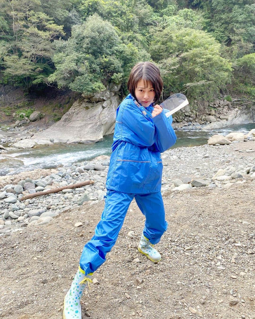 【公式】にじいろカルテさんのインスタグラム写真 - (【公式】にじいろカルテInstagram)「.  ＼#にじいろレッド／  聴診器のようなもので 敵の弱点を見つけることができる。 #にじいろレンジャー の紅一点にして リーダーを務める。 真空先生にとても似ている。  …もしかして真空先生？？？  「ちがいます！」  #にじいろカルテ #高畑充希 #レッドなのに服青いは禁句  .」1月22日 17時20分 - nijiirokarte
