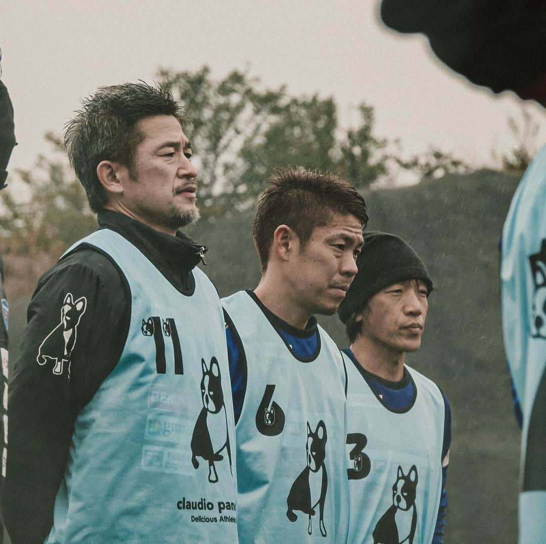 横浜FCさんのインスタグラム写真 - (横浜FCInstagram)「- 一次キャンプ3日目。 雨の中でのトレーニング。 - #yokohamafc #横浜FC #RECORDTHEBLUE #JLEAGUE #Jリーグ」1月22日 17時22分 - yokohamafc_official