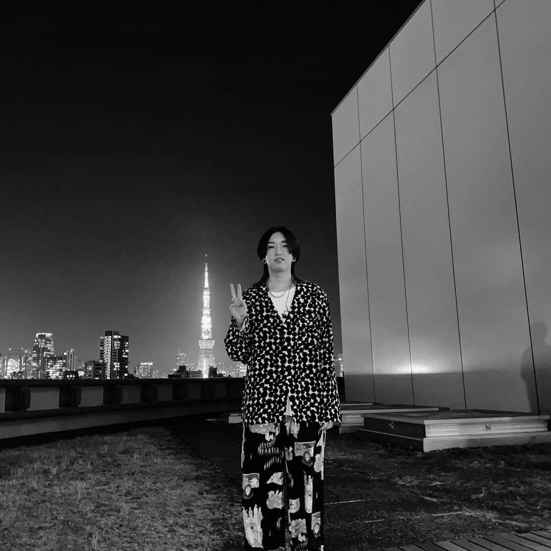 Ayaseさんのインスタグラム写真 - (AyaseInstagram)「絶妙な顔と絶妙なピースで写ろうのコーナー 東京タワーと一緒編」1月23日 4時26分 - ayase_0404