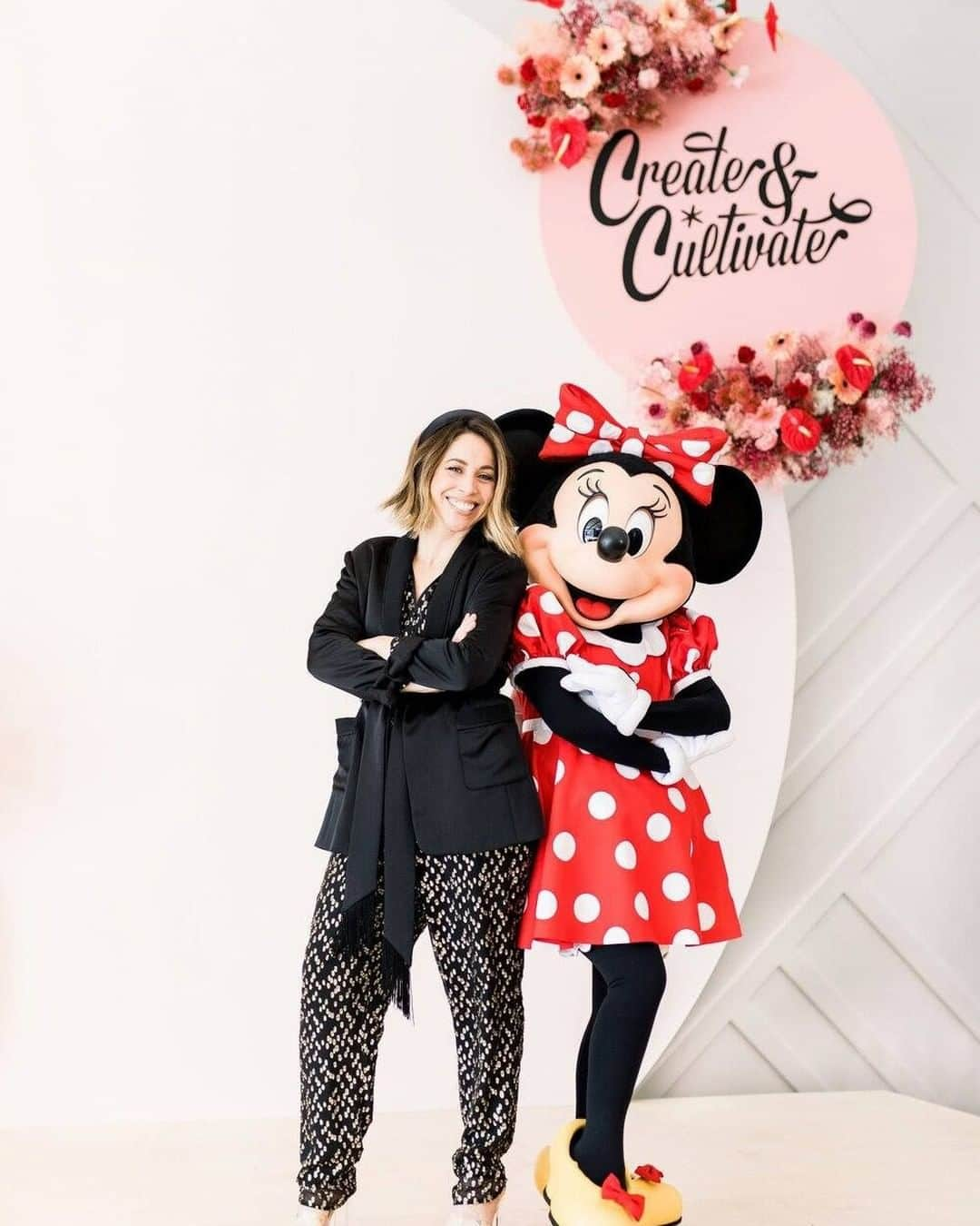 ミニーマウスさんのインスタグラム写真 - (ミニーマウスInstagram)「Something sweet is coming your way! If you loved last year’s #CCPolkaDotSummit get ready for Positively Minnie: The Polka Dot Summit 2.0-The Digital Edition. 💻💕 On February 13, Minnie and Create Cultivate are teaming up to bring you inspiring coffee chats, Minnie muse workshops and more! The event is FREE, so head to @MinnieStyle to reserve your spot! #PositivelyMinnie」1月23日 4時30分 - minniemouse