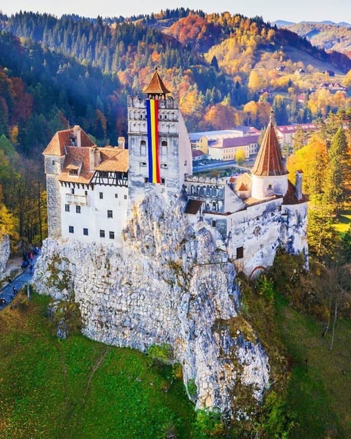 Lonely Planetのインスタグラム：「Romania is filled with stone churches, monasteries, rocky mountains and rolling hills, and there's good news for international travelers who are interested in heading there. ⠀⠀⠀⠀⠀⠀⠀⠀⠀ ⠀⠀⠀⠀⠀⠀⠀⠀⠀ The country is waiving quarantine for those who have received both doses of the COVID-19 vaccine. Follow the link in our bio to find out all of the details.」