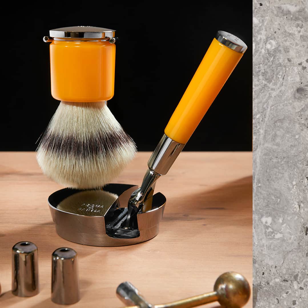 アクアディパルマさんのインスタグラム写真 - (アクアディパルマInstagram)「A luxurious pair made for each other to redefine your shaving ritual. Discover the Barbiere tools expressing the heritage of our craftsmanship⁣ #acquadiparma⁣ .⁣ #craftsmanship #barbiere #barbiereritual」1月23日 3時00分 - acquadiparma