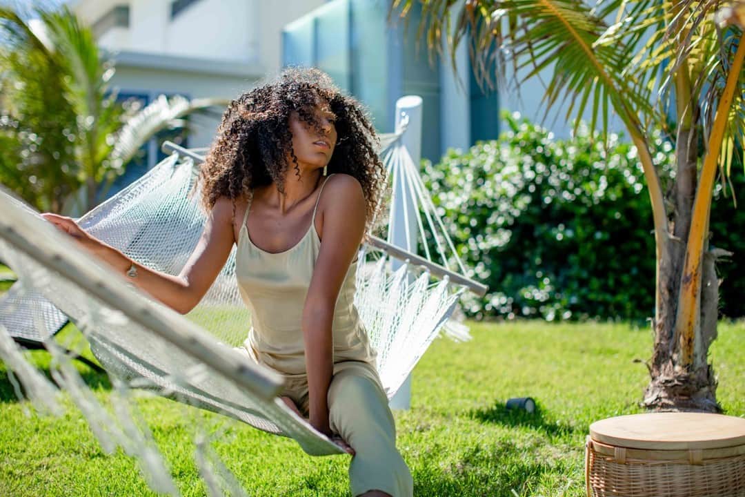 ヤング・ファビュラス&ブロークのインスタグラム：「The perfect lightweight set — our Amara cami w/ Aiko pant in cactus 🌵 shop our resort collection #yfbclothing #youngfabulousandbroke #newarrivals #resortwear」