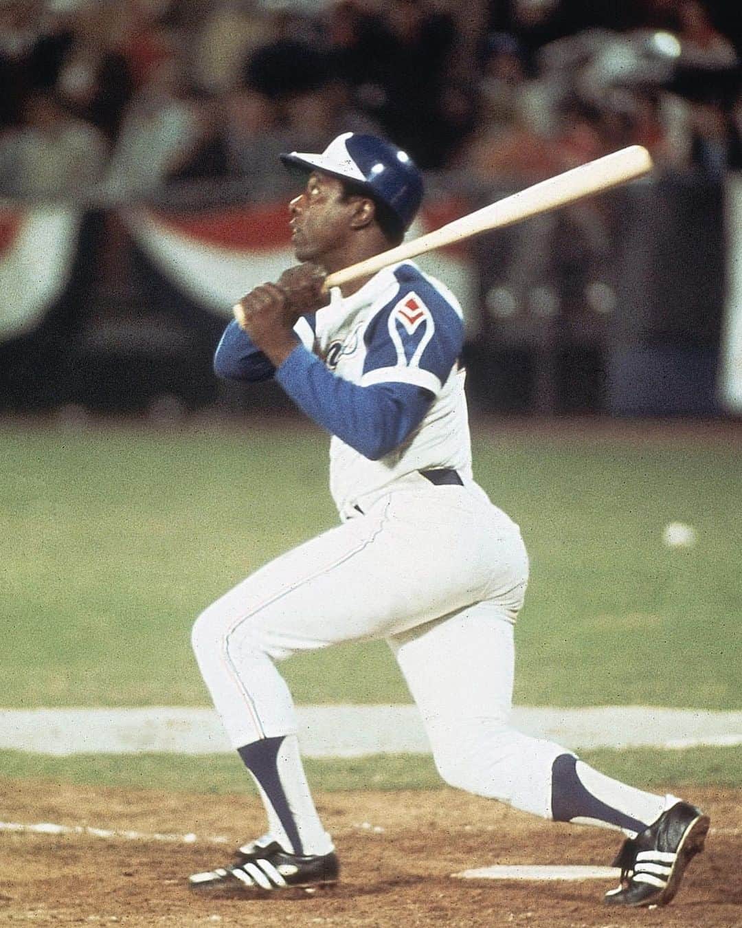 コモンさんのインスタグラム写真 - (コモンInstagram)「"Failure is a part of success. There is no such thing as a bed of roses all your life. But failure will never stand in the way of success if you learn from it." Hank Aaron. RIP Hank Aaron. God Bless.」1月23日 3時31分 - common