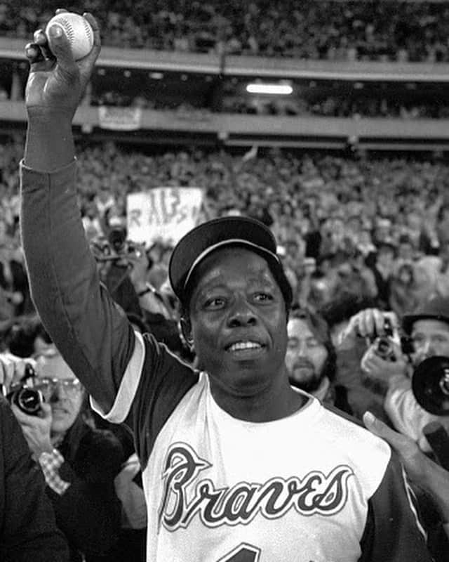 コモンさんのインスタグラム写真 - (コモンInstagram)「"Failure is a part of success. There is no such thing as a bed of roses all your life. But failure will never stand in the way of success if you learn from it." Hank Aaron. RIP Hank Aaron. God Bless.」1月23日 3時31分 - common
