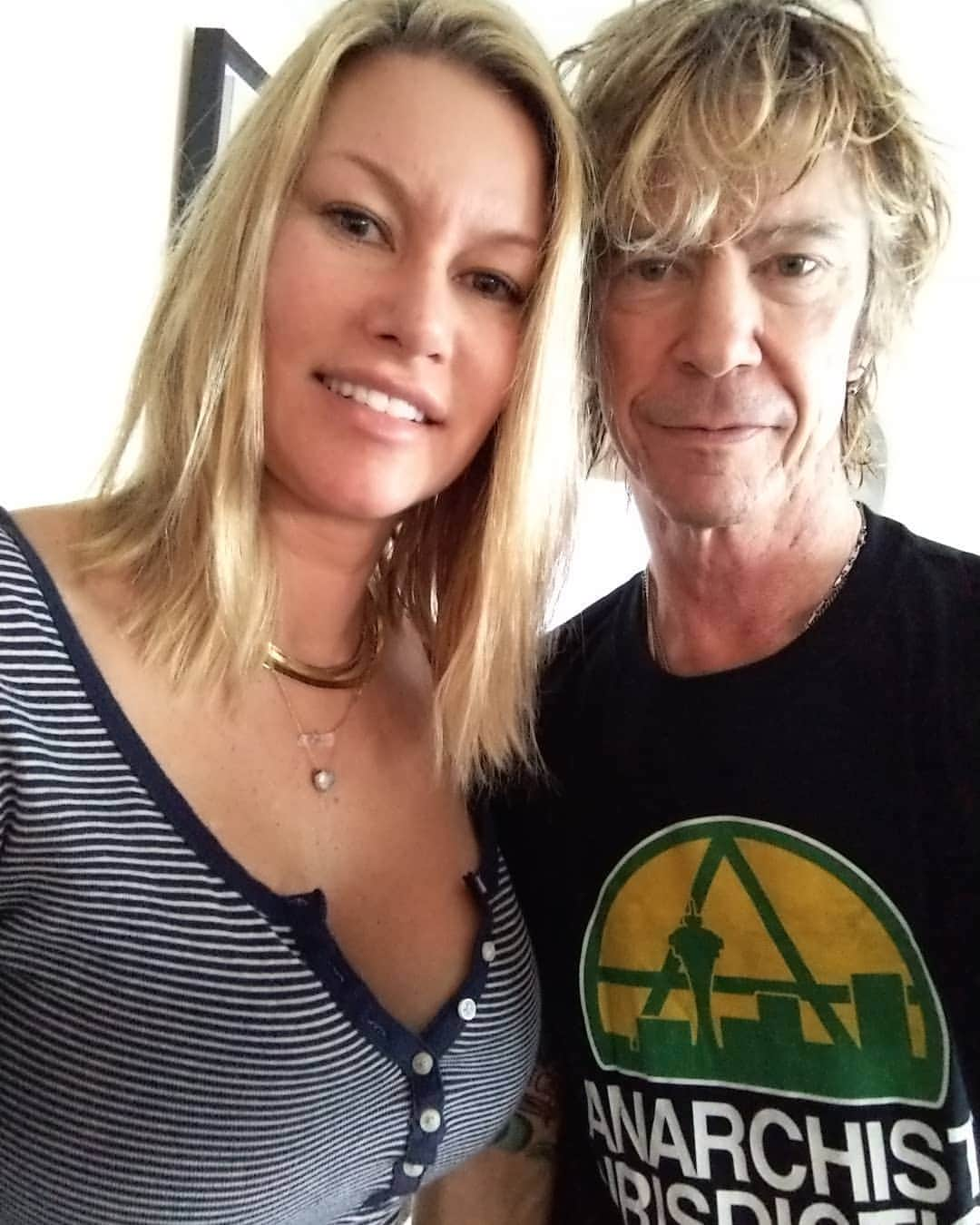 ダフ・マッケイガンさんのインスタグラム写真 - (ダフ・マッケイガンInstagram)「Check out 'Factoids With Su' on Three Chords And The Truth' with me @officialduffmckagan and @susanholmesmckagan  today and all weekend on @sxmozzysboneyard !」1月23日 3時28分 - duffmckagan