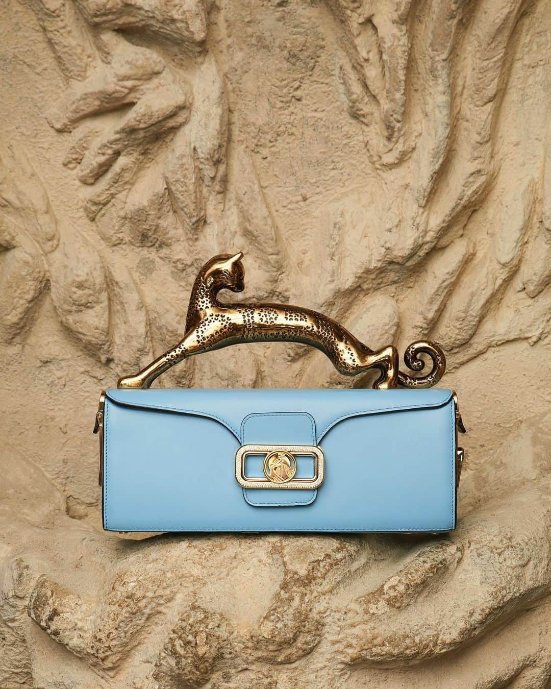 ランバンさんのインスタグラム写真 - (ランバンInstagram)「Pencil cat bag colorama. #LanvinSS21」1月23日 3時33分 - lanvin