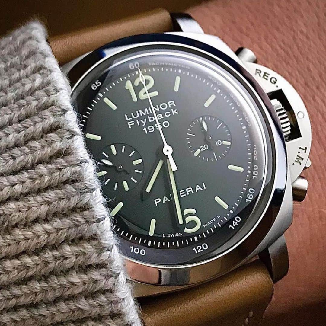 パネライのインスタグラム：「One of my favorite #Panerai Luminor Chronos. The #PAM212 1950 Flyback. Such a clean Chrono with a domed crystal to give it a little more. Pic by @paneristipics #paneraicentral」
