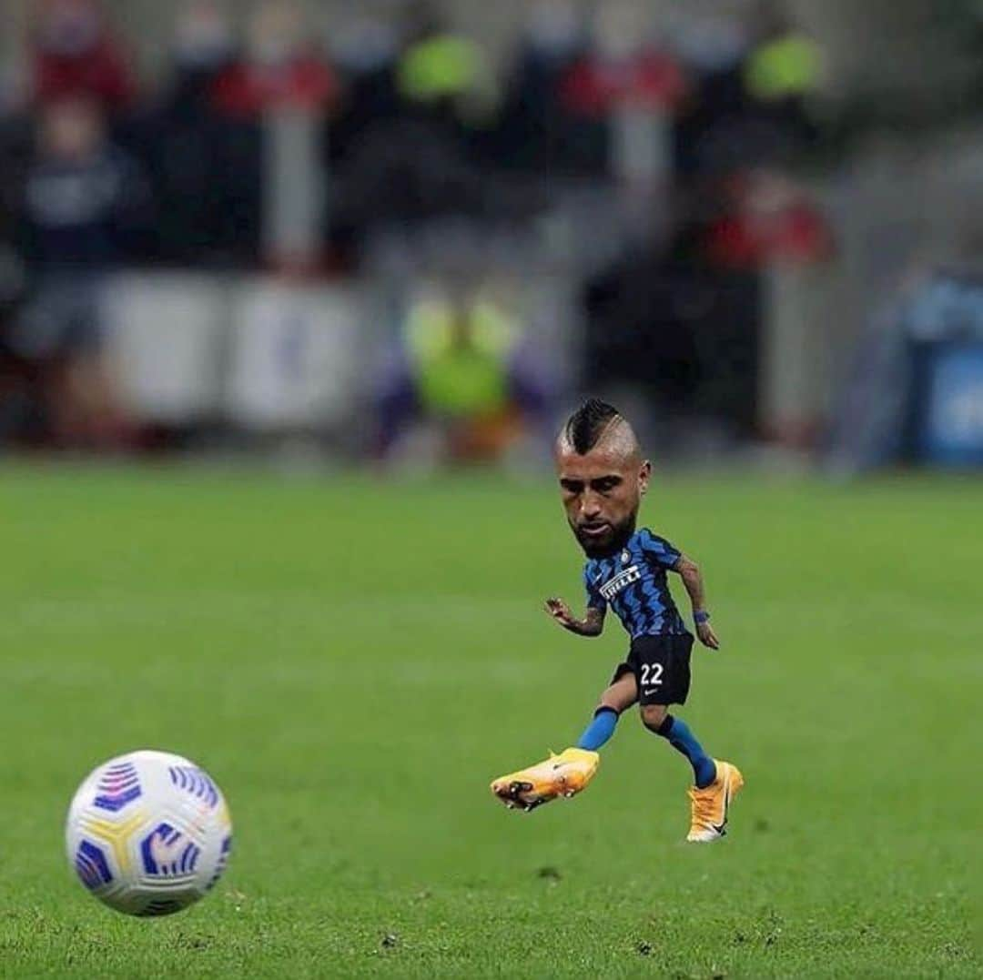 アルトゥーロ・ビダルさんのインスタグラム写真 - (アルトゥーロ・ビダルInstagram)「Ready, pronti,listos!!! 💪🏽🔥👑😉 Forza @inter 🖤💙 mañana con todo carajo, a seguir por el mismo camino!!!💪🏽💪🏽💪🏽」1月23日 3時57分 - kingarturo23oficial