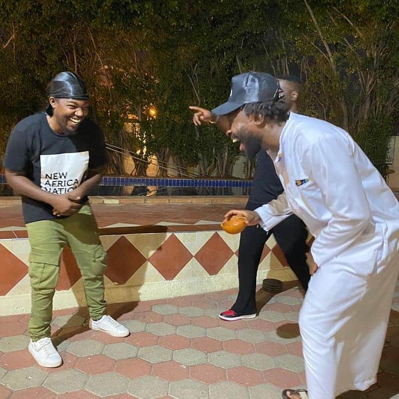 Fuse ODGさんのインスタグラム写真 - (Fuse ODGInstagram)「A thread @sarkodie @mrhackett1.  🇬🇭 raa raa raah vibesssssss」1月23日 3時50分 - fuseodg