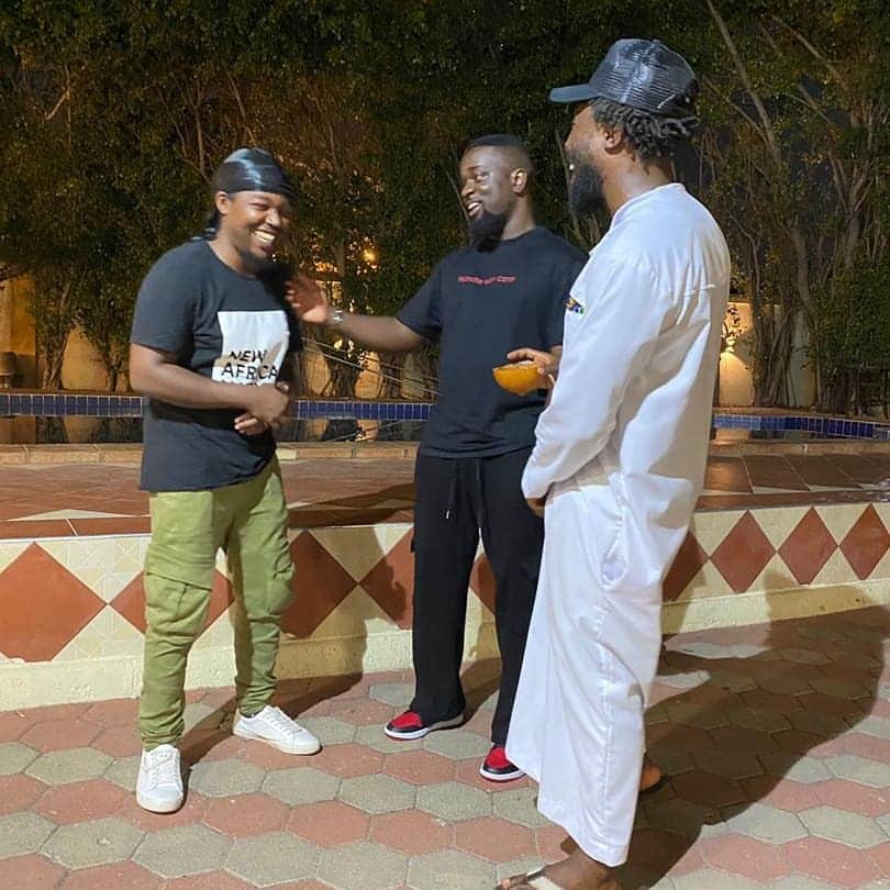 Fuse ODGさんのインスタグラム写真 - (Fuse ODGInstagram)「A thread @sarkodie @mrhackett1.  🇬🇭 raa raa raah vibesssssss」1月23日 3時50分 - fuseodg