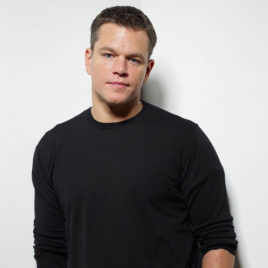 Just Jaredさんのインスタグラム写真 - (Just JaredInstagram)「Matt Damon is selling his L.A. mansion for $21 million and we have all the photos from inside the incredible Zen-inspired home. Tap this photo at the LINK IN BIO for the full gallery of pics. #MattDamon Photos: Backgrid, Getty」1月23日 3時54分 - justjared