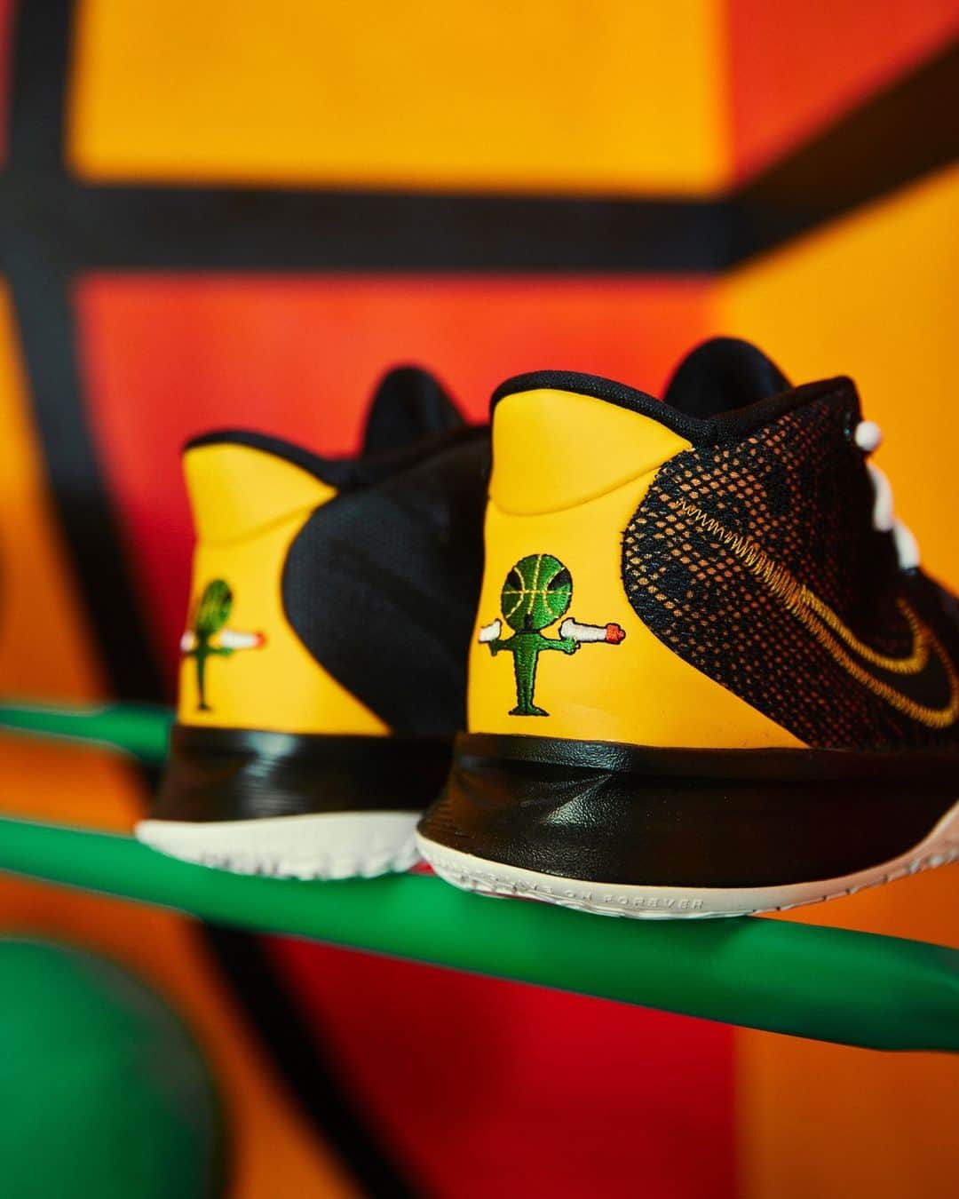 のインスタグラム：「From a different planet! 🚀 Nike Kyrie 7 'Rayguns' lands 1/29 in Men's & grade school sizes.」