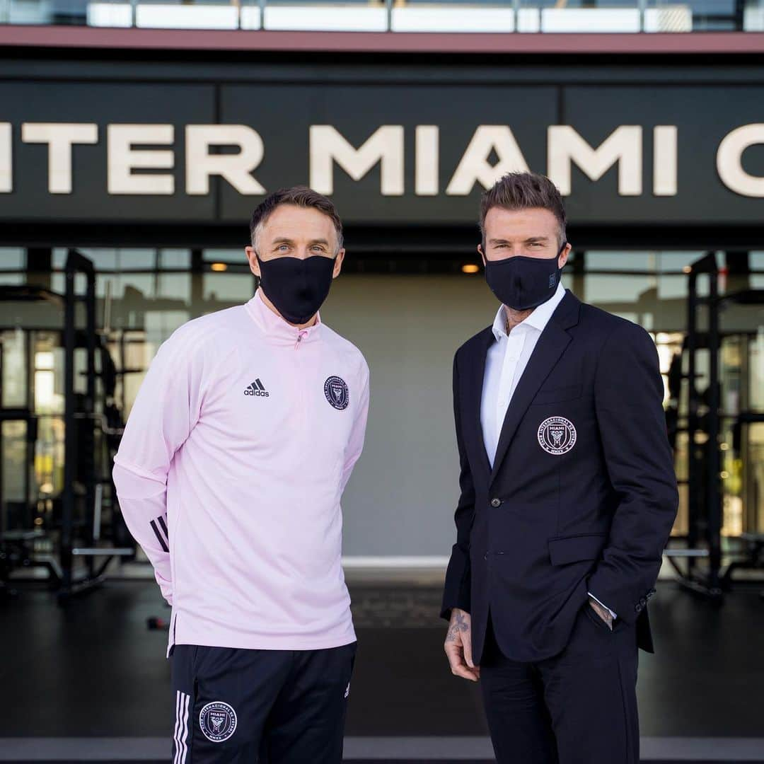 デビッド・ベッカムさんのインスタグラム写真 - (デビッド・ベッカムInstagram)「Welcome to La Familia @philipneville18 and @19hendy19 👏🏻⚽ @intermiamicf #jorgemas」1月23日 4時01分 - davidbeckham