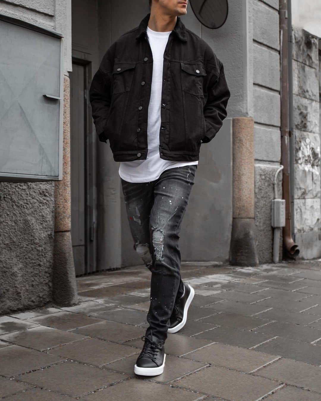Men Withのインスタグラム：「#ad Great streetstyle outfit from @boohoomanofficial 👌🏽 Tap the photo to shop!」