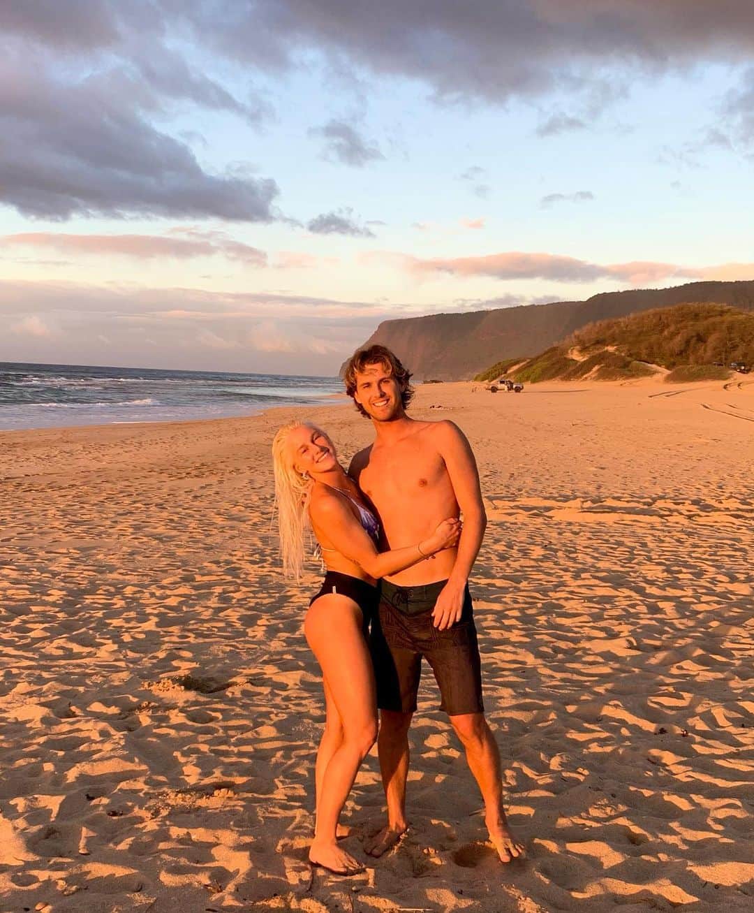 タティアナ・ウェストン・ウェブのインスタグラム：「meu amor 🤍 my love 🤍 @jesse_mendes」