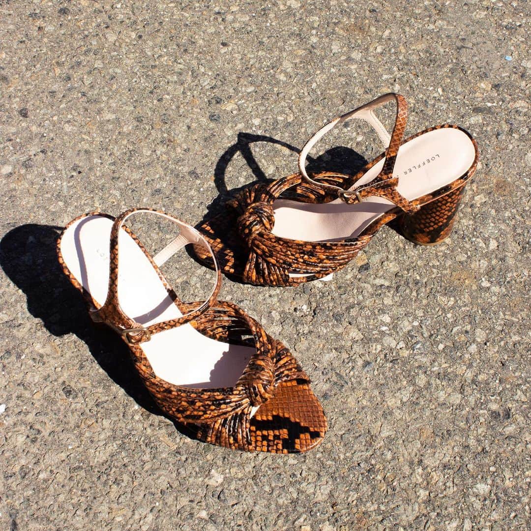 レフラーランドールのインスタグラム：「Pretty heels for brighter days ahead are now 60% off, shop sale at the link in our bio 🧡」