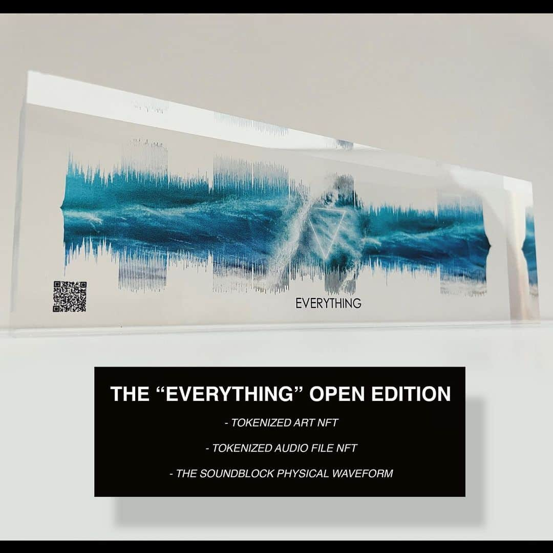 ブラウのインスタグラム：「For the first time ever, you can purchase a limited edition token / NFT of my new song “Everything” with @funkinmatt & @frawley   It will only be live for 9 min TODAY @ 4pm PT on @niftygateway   Collectors will receive:  - Tokenized Art NFT - Tokenized Audio NFT - Physical SoundBlock (in pic)  There’s a special 1/1 Auction too 😄  Link in bio!」