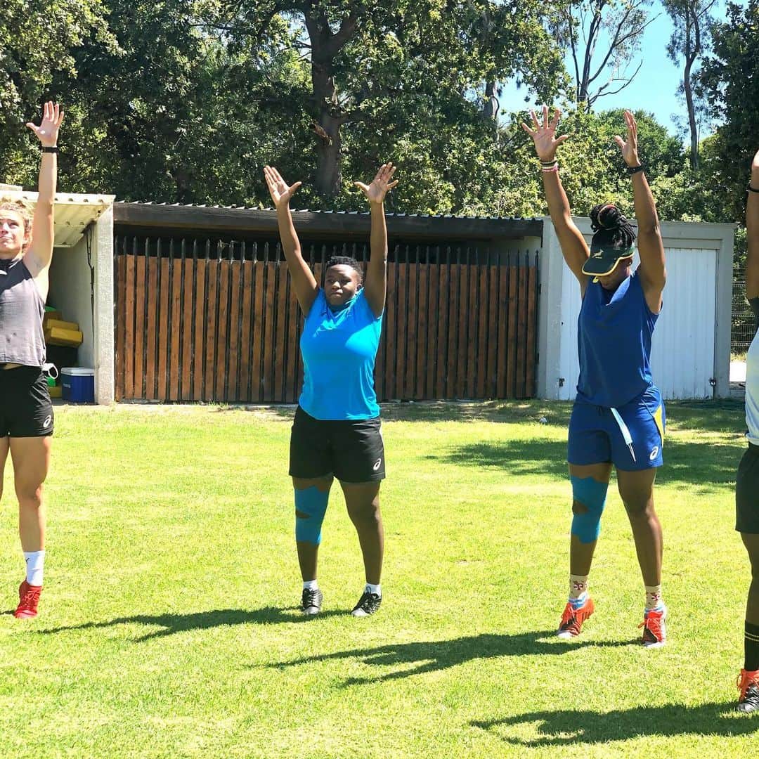 ラグビー南アフリカ代表さんのインスタグラム写真 - (ラグビー南アフリカ代表Instagram)「The Springbok Women are putting in the groundwork at their training camp in the searing Stellenbosch heat with an eye on the Rugby World Cup in New Zealand 🏉💥」1月22日 19時29分 - bokrugby