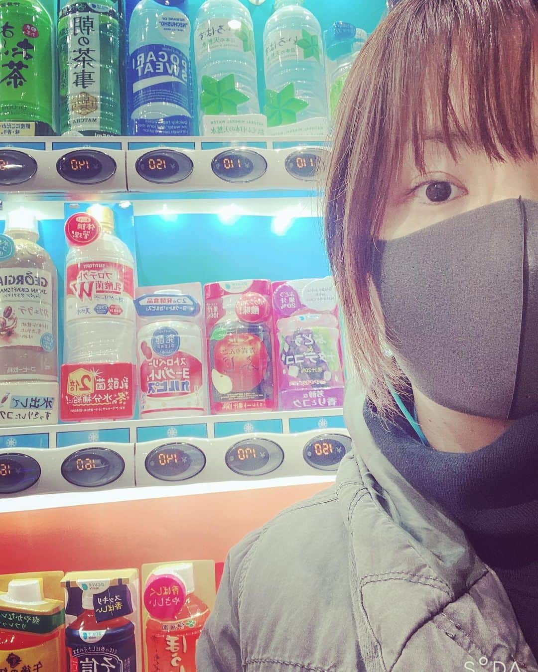 希良梨のインスタグラム：「Japan life 💙🇯🇵🚥 隠れアニヲタlife💙 今週も仕事頑張った！ おつかれさまぁ！   #love #japan #like4like #followforfollow #follow4follow #kirari #希良梨 #アニメ好きな人と繋がりたい #漫画好きな人と繋がりたい」
