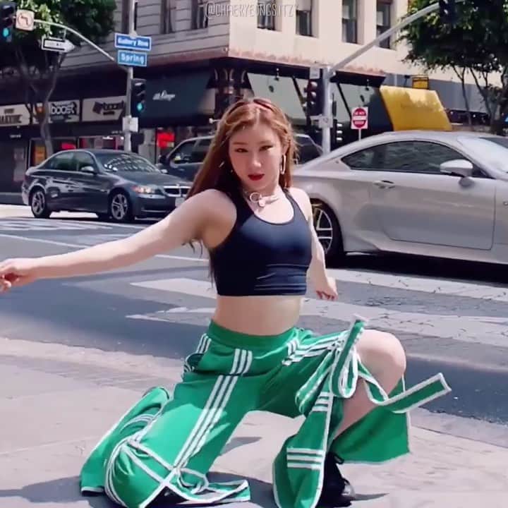 チェリョンのインスタグラム：「rank itzy's english ver songs in your preference‬ ✨」