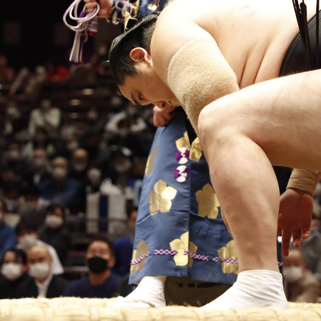 日本相撲協会さんのインスタグラム写真 - (日本相撲協会Instagram)「大相撲一月場所 十三日目  大栄翔と正代が2敗のまま並走。明日は大栄翔が玉鷲と、正代が照ノ富士との取組です。  @sumokyokai  #大相撲 #sumo #相撲 #力士 #お相撲さん #japanphoto #sumowrestlers #japanculture  #一月場所 #1月場所 #初場所 #東京」1月22日 19時28分 - sumokyokai