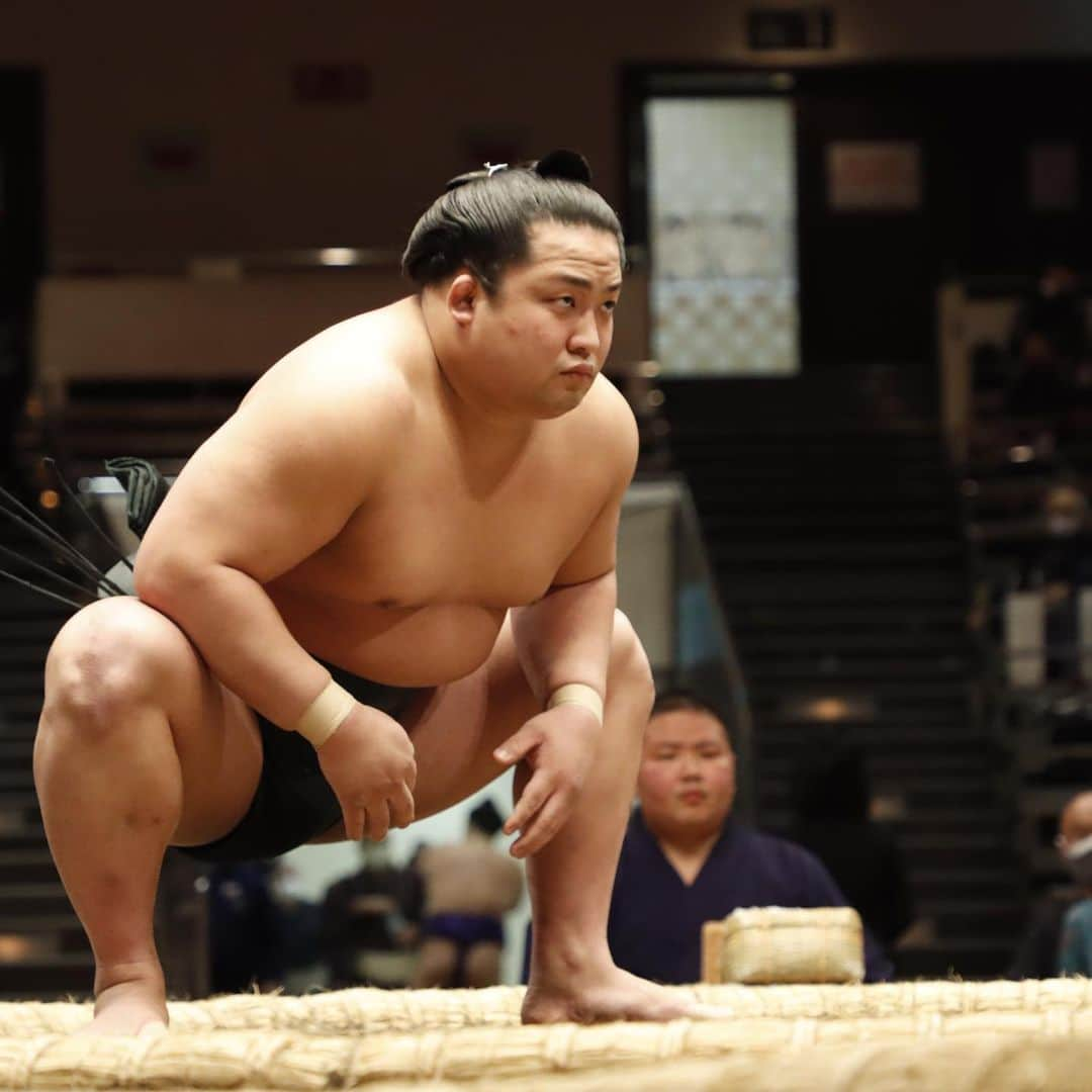 日本相撲協会さんのインスタグラム写真 - (日本相撲協会Instagram)「大相撲一月場所 十三日目  大栄翔と正代が2敗のまま並走。明日は大栄翔が玉鷲と、正代が照ノ富士との取組です。  @sumokyokai  #大相撲 #sumo #相撲 #力士 #お相撲さん #japanphoto #sumowrestlers #japanculture  #一月場所 #1月場所 #初場所 #東京」1月22日 19時28分 - sumokyokai