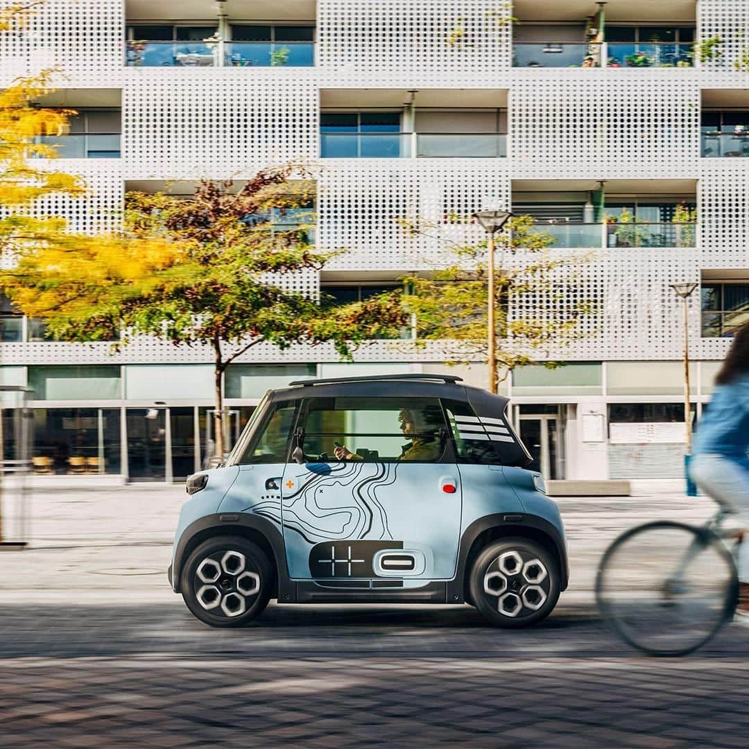 Citroënのインスタグラム：「AMI-ability comes with a vibe 😏 #MyAMIVibe #CitroënAmi #ËlectricforAll #InspirëdbyYouAll #Mobility #UrbanMobility #Urban #Car #Instacar #CarofInstagram #Lifestyle #Electric #Design #City #Fashion」