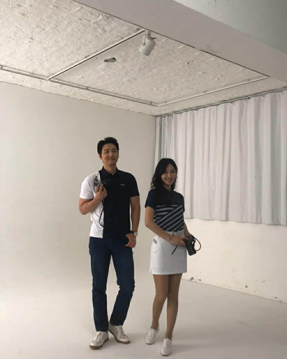 キム・ソヨンのインスタグラム：「#올포유 2021s/s🧡 늘 즐거운 촬영장😁」